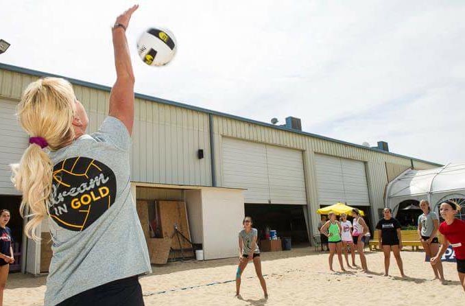 Kris Bredhoft VB clinic at The Island